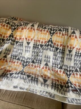 Pendleton Sherpa blanket